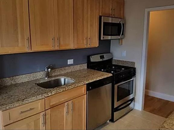 2nd image of 2040 Bruckner Blvd APT 3J