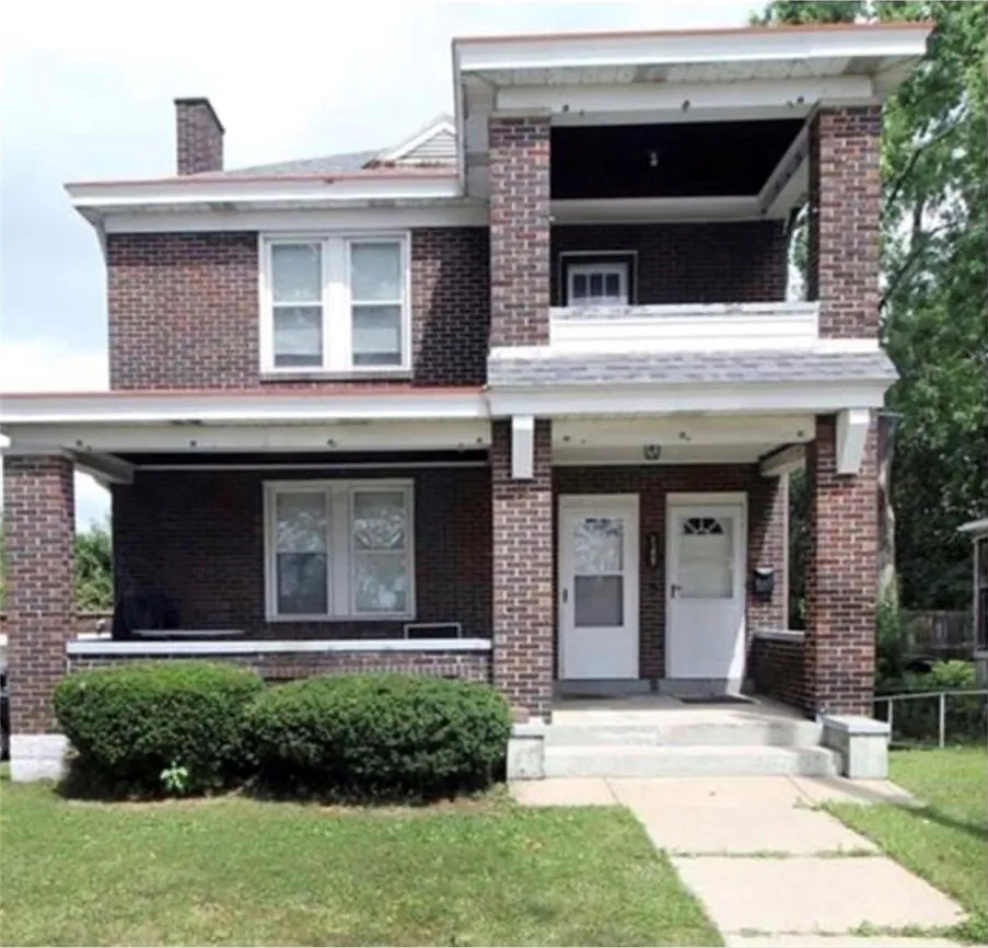 2 bed, $1,100 — Photo 1