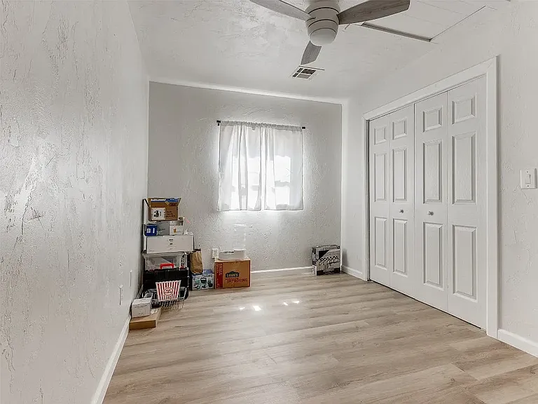 320 E Wayne Ave #C — Photo 10
