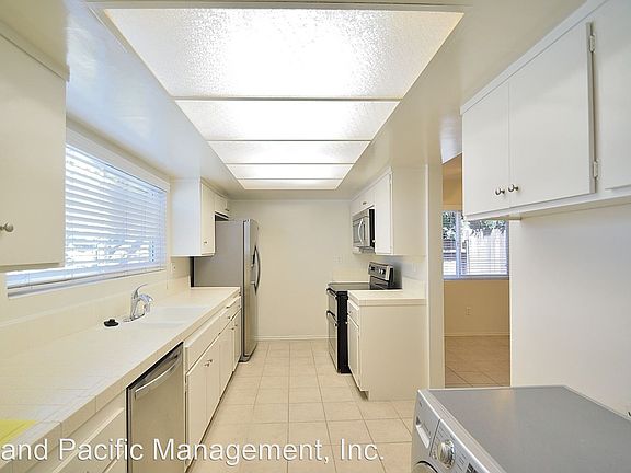 5th image of 2000 Speyer Ln APT 1