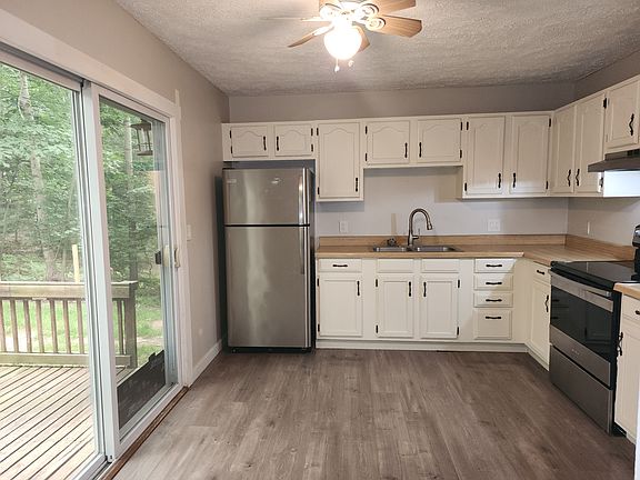 4th image of 4416 Eagle Crest Dr