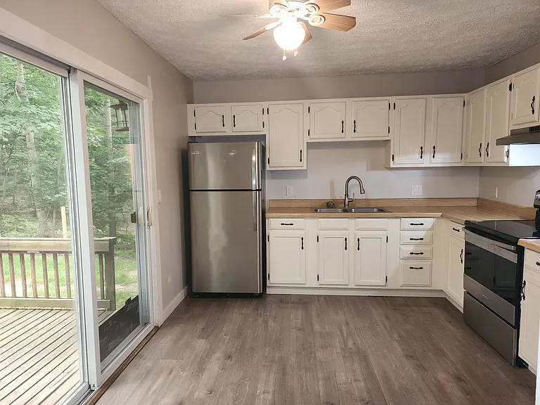 4416 Eagle Crest Dr — Photo 4