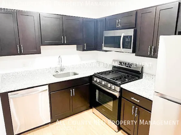 2341 W 7th St, Cleveland, OH 44113