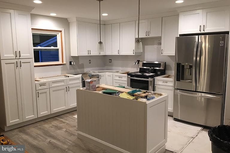 2nd image of 371 Hancock Rd