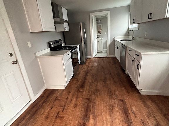 2nd image of 46 Cottage St