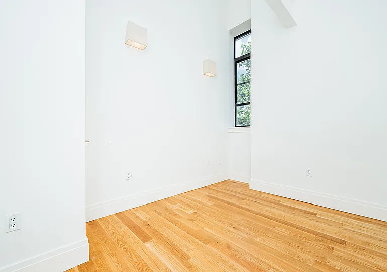 17 Monitor St #5H — Photo 5
