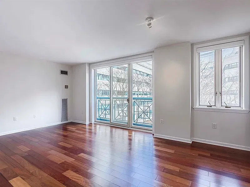 1 bed, 1.0 bath, $2,161 — Photo 3
