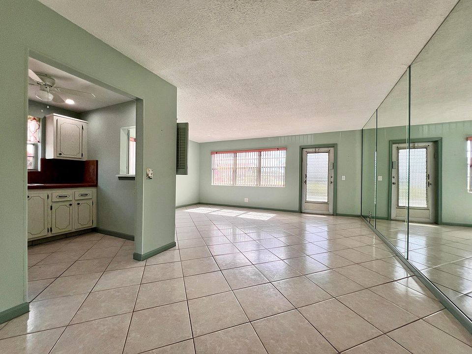 1st image of 106 Berkshire E
