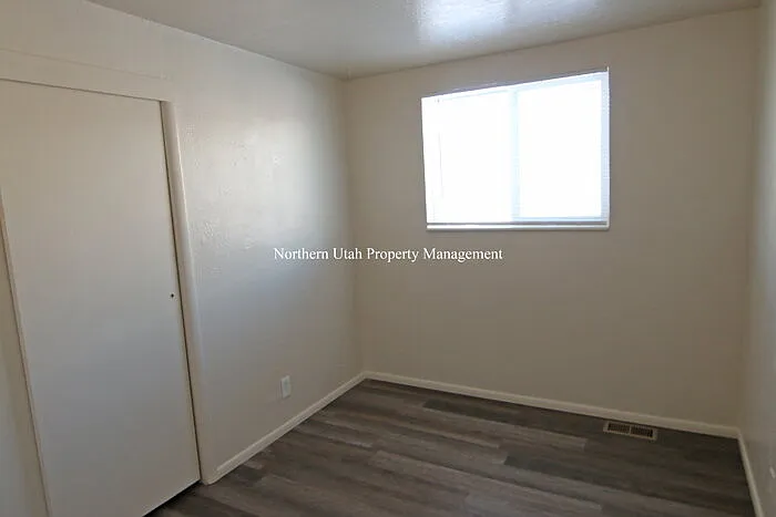 521 E 600 S — Photo 9