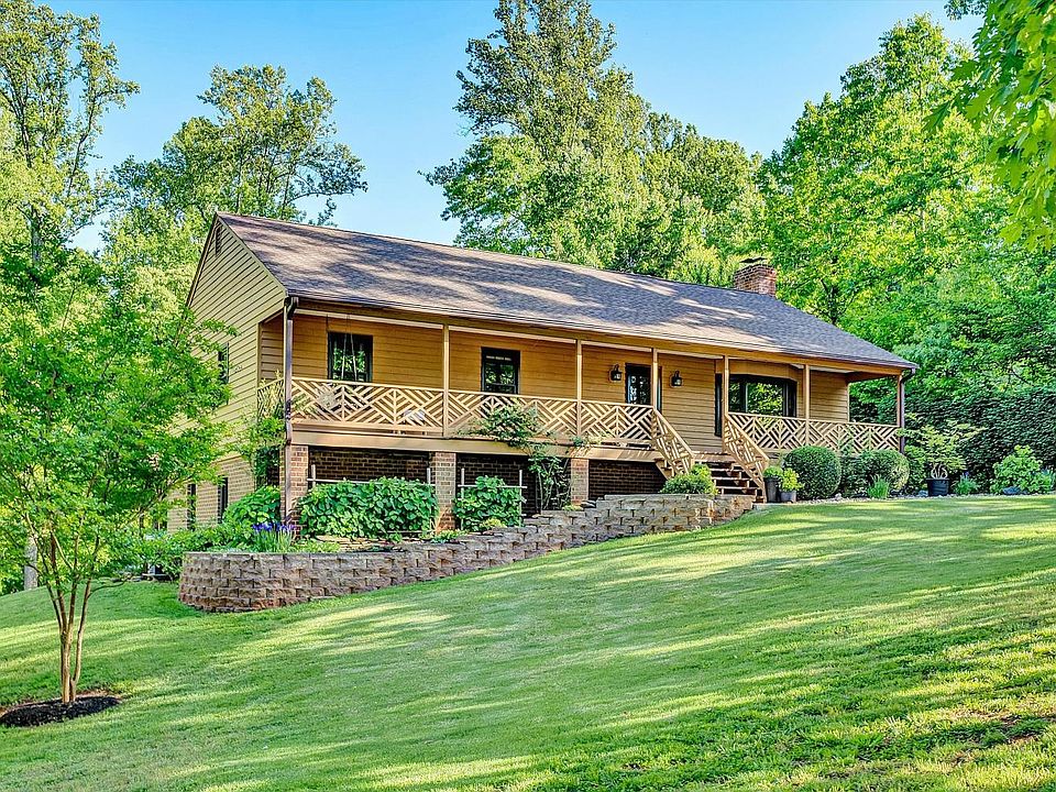 1st image of 301 Brookfield Rd