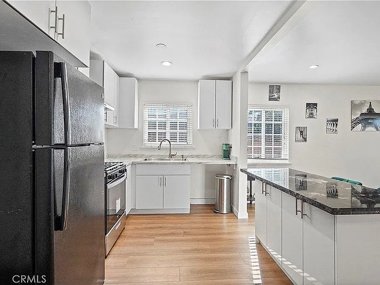 16757 Ludlow St — Photo 2