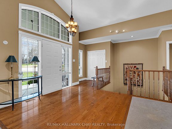 3rd image of 16 Chestnut Ln