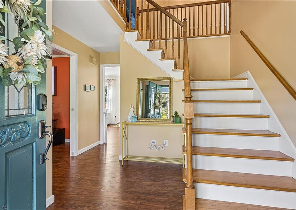 1st image of 101 Azalea Dr