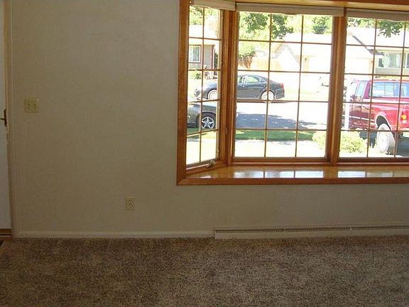 3rd image of 2302 Fox Dr