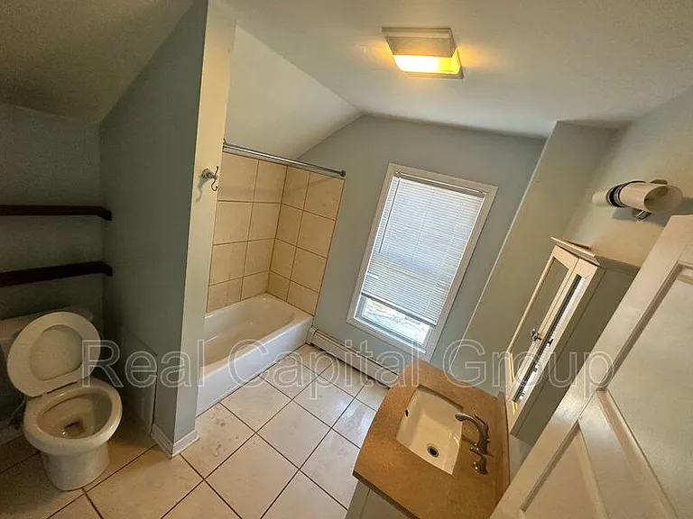 376 Kenwood Ave — Photo 14