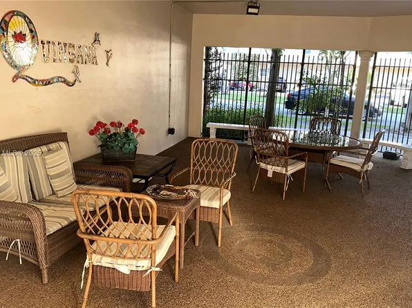 5181 W Oakland Park Blvd #305, Fort Lauderdale, FL 33313