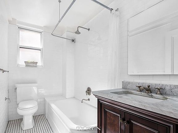 4th image of 242 E 19th St APT 4H