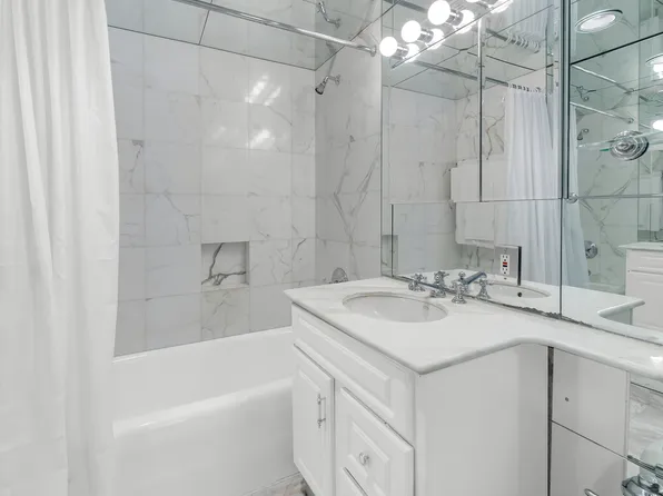 111 East 56th Street image 8 of 8