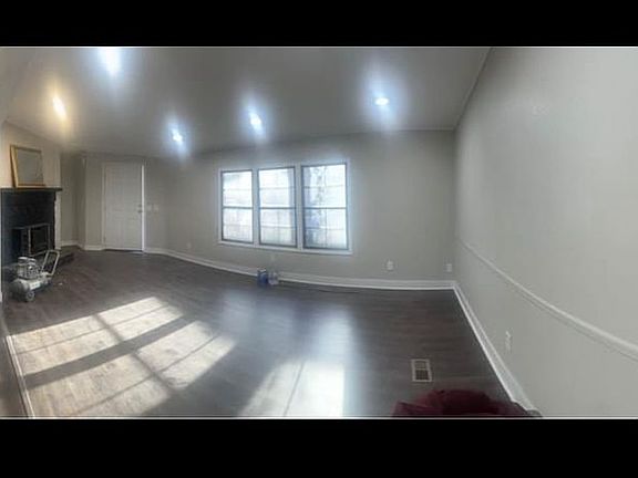 3rd image of 73 Thousand Oaks Dr