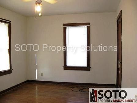 4th image of 401 S Park Ave