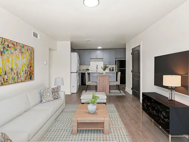 Greenway Trail Apartments — Photo 39
