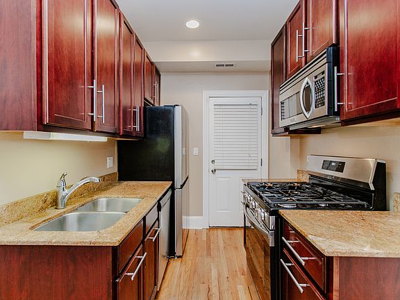 5th image of 5402 N Kenmore Ave APT 1W