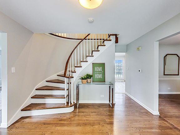 3rd image of 514 W Noyes St
