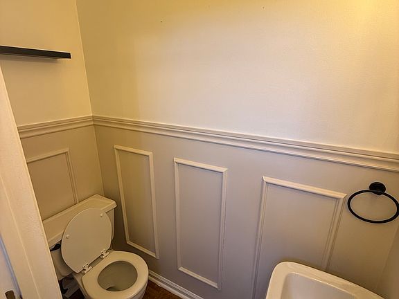 5th image of 120 Spruce Ct