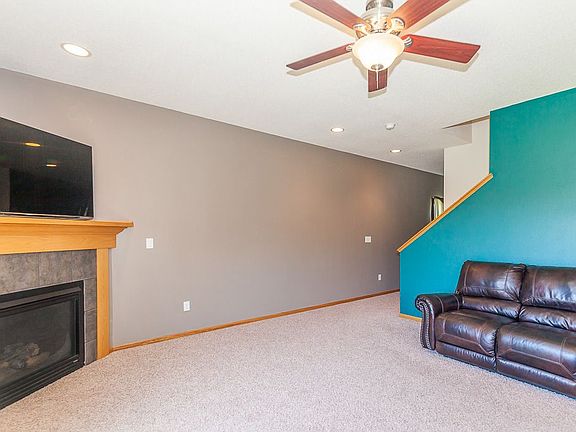 5th image of 1825 Goose Lake Cir