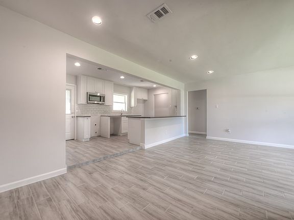 3rd image of 130 N 21st St