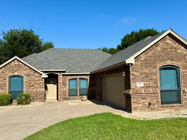 330 Jade Ln — Photo 1