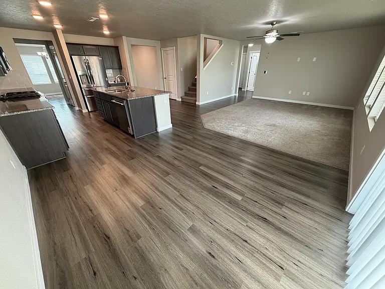 960 SW Raelynn St — Photo 8