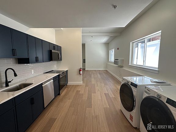 2nd image of 213 French St APT 1
