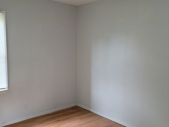 5th image of 7460 Rockdale