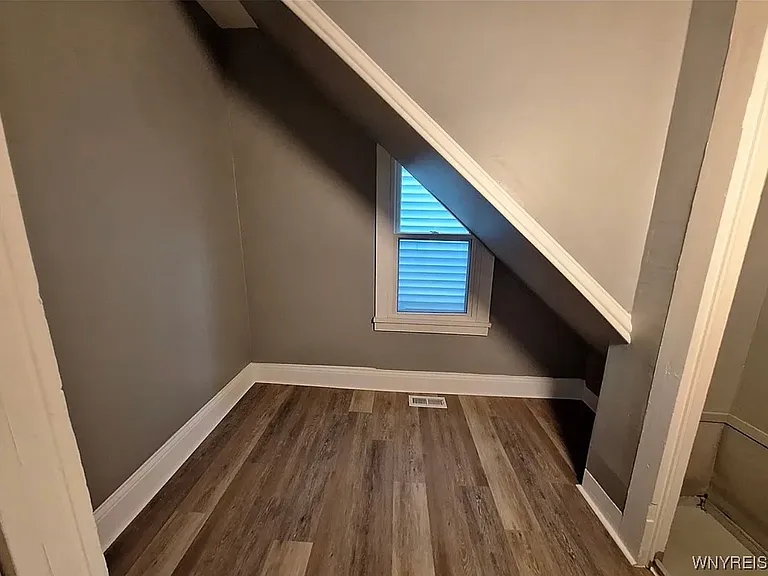 200 W Tupper St #1 — Photo 8