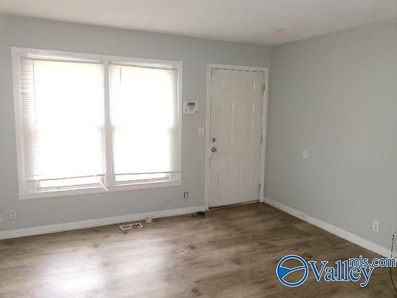 3rd image of 4810 Lumary Dr NW
