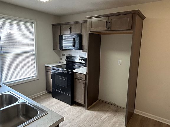 2nd image of 233 Churchill Dr #3
