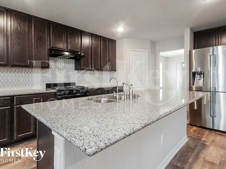 1023 Ranch Oak Dr — Photo 8