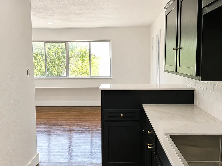 2712 Oakcliff St #4 — Photo 11