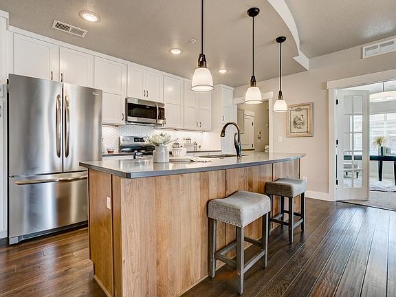 Kitchen - Previous Cambridge Floor Plan - Finishes May Vary