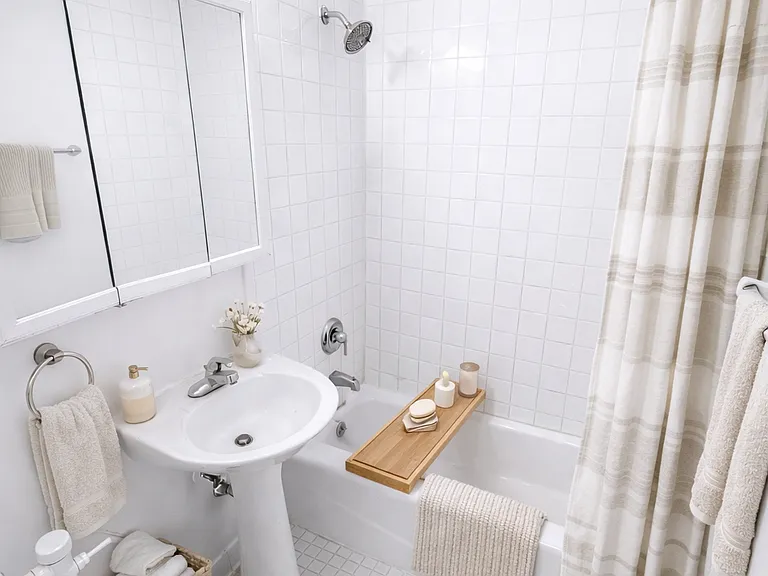 404 E 75th St #3C — Photo 8