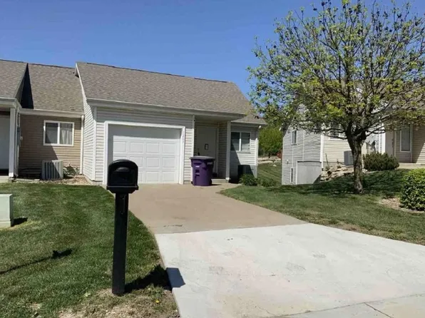 1309 Newfoundland Dr, Manhattan, KS 66503