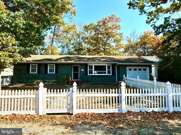 322 Station Dr, Forked River, NJ 08731