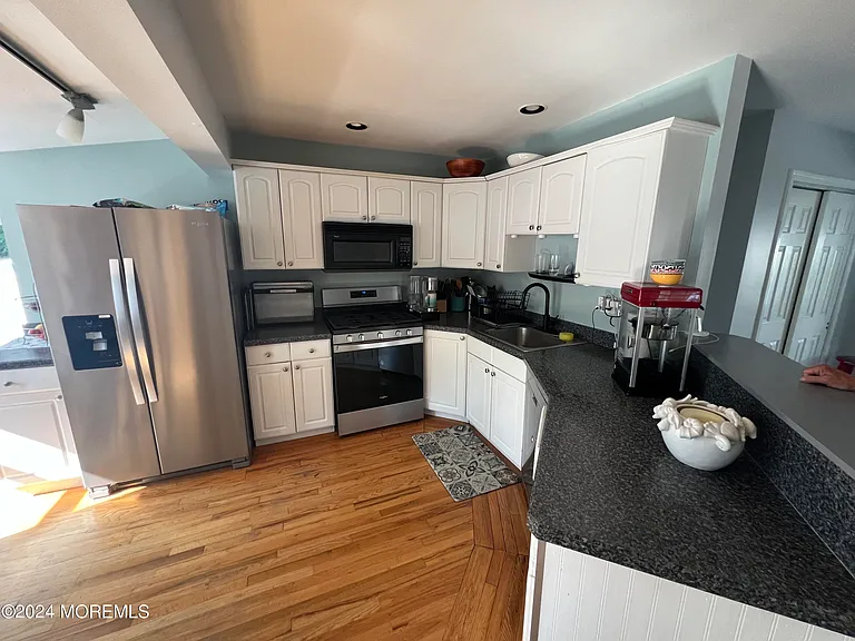 509 Riverwood Park — Photo 6
