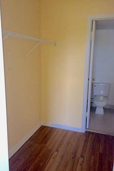 WALKING CLOSET