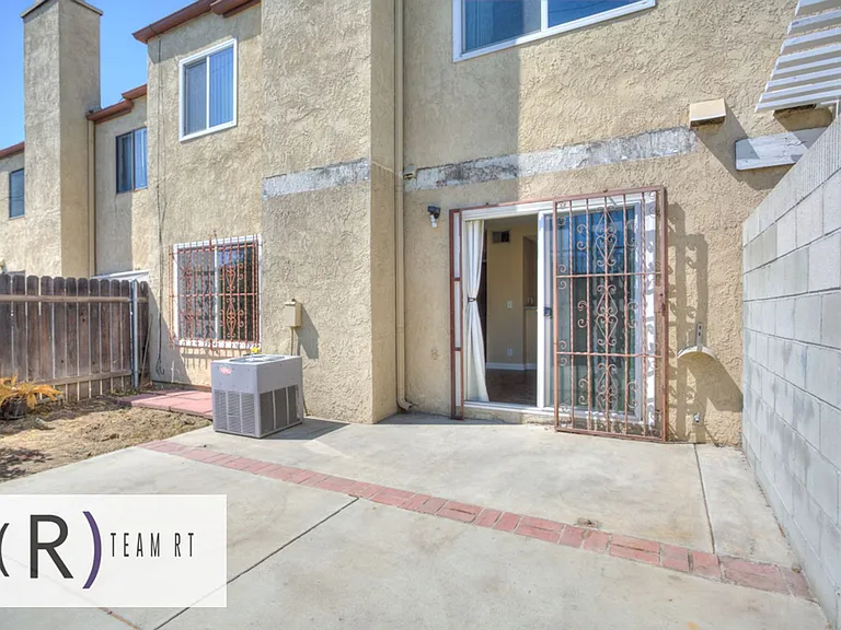 555 Azusa Ave #32 — Photo 32