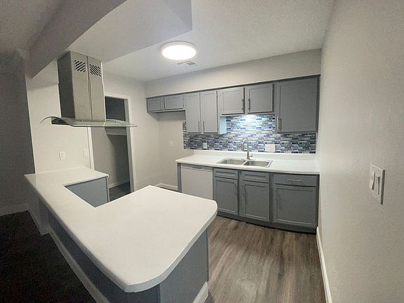 4th image of 916 NE Tortoise Dr #4