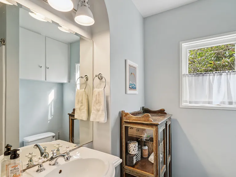 1109 Cliff Dr — Photo 6