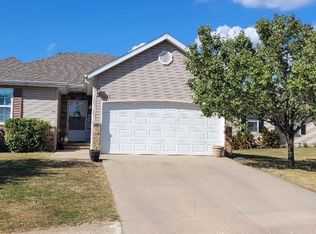 1135 W Almond Ct, Nixa, MO 65714