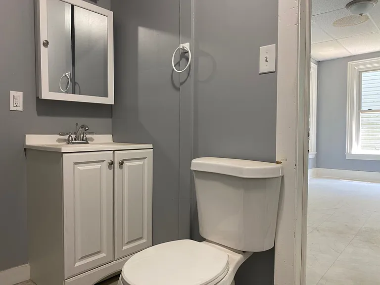 60 Center St — Photo 21